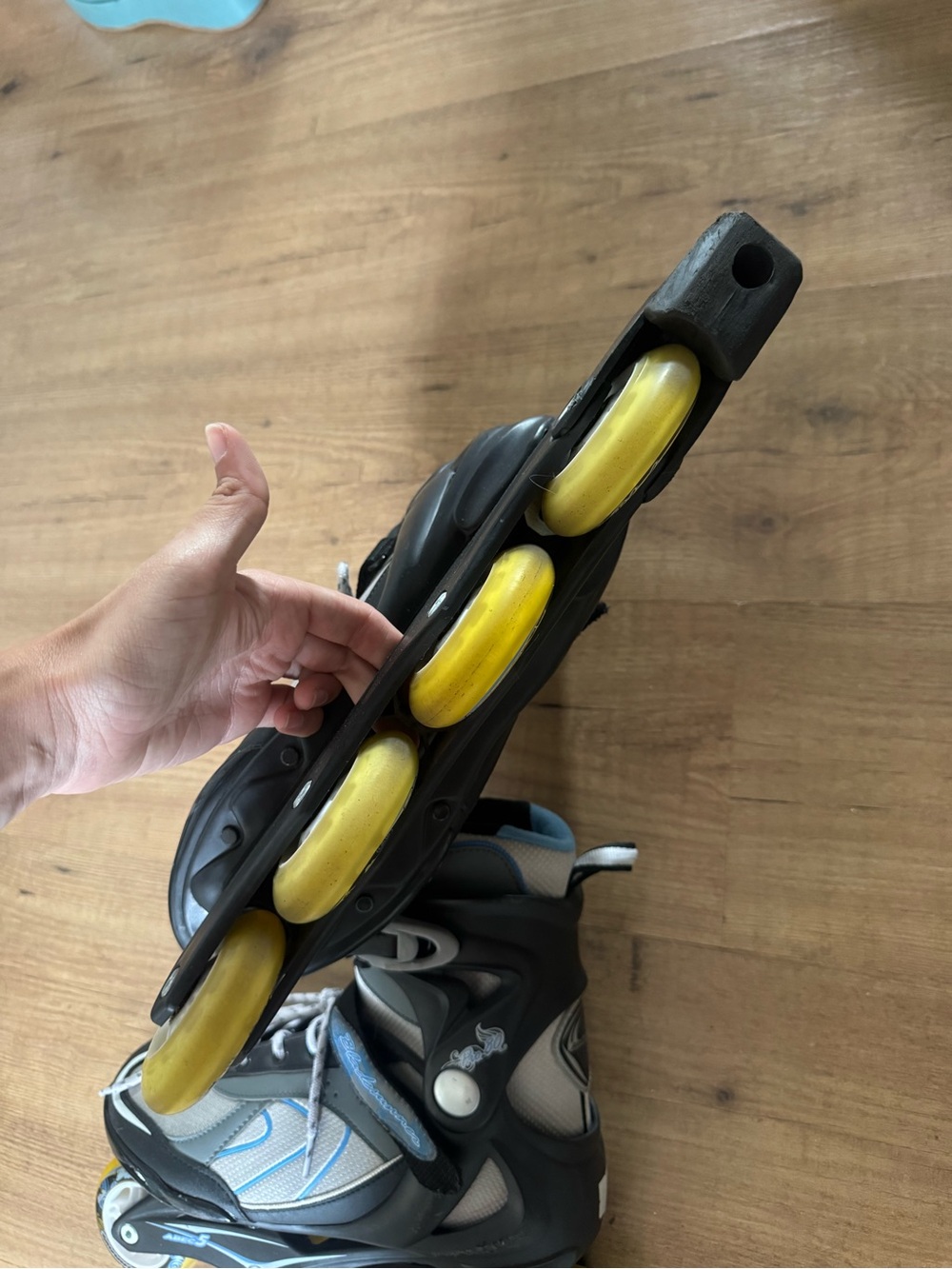 rollerblades - Picture 2 of 4